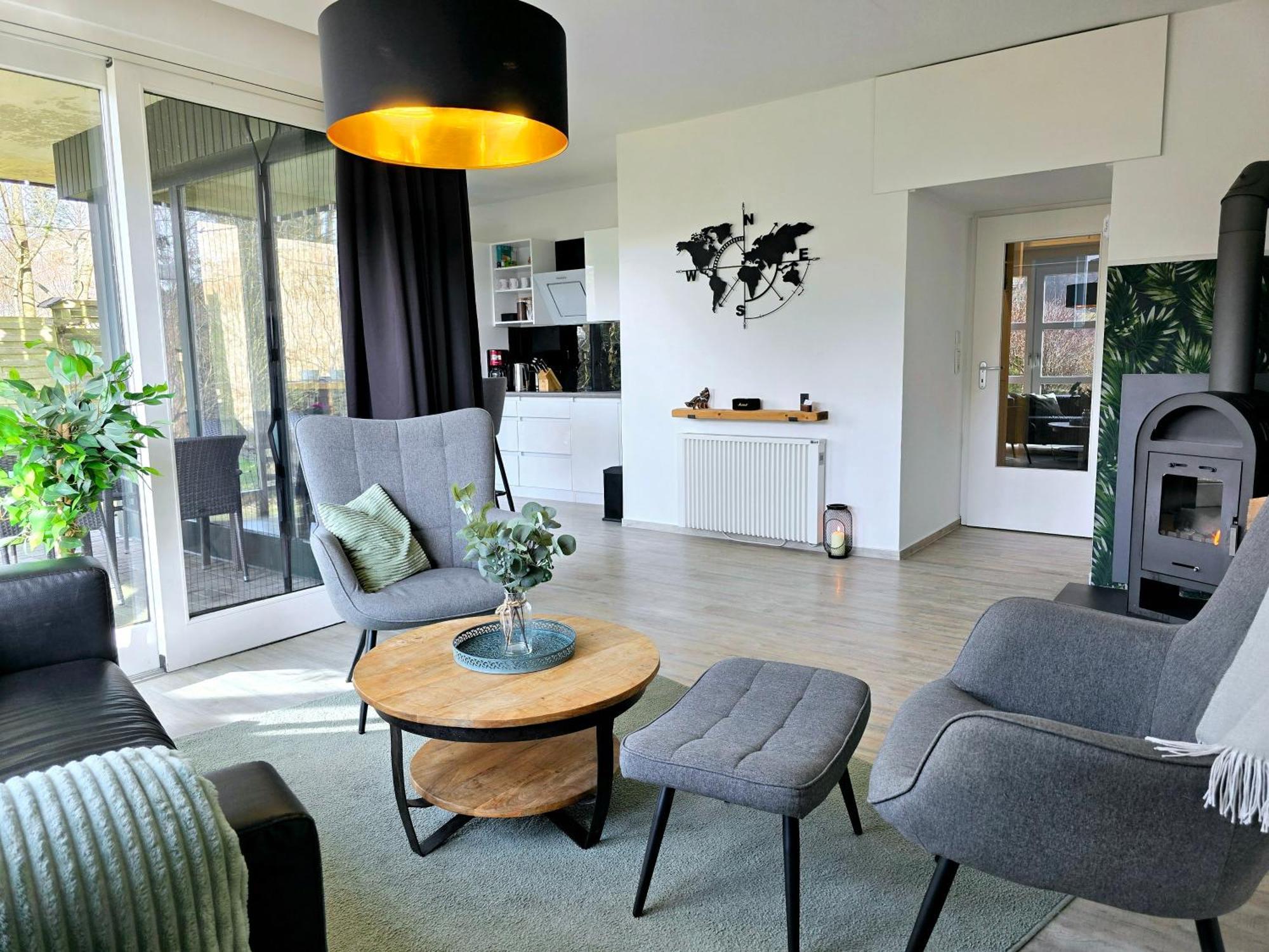 Ferienwohnung Fuchsbau Mit Kamin & Terrasse & Hunde Winterberg Exterior photo